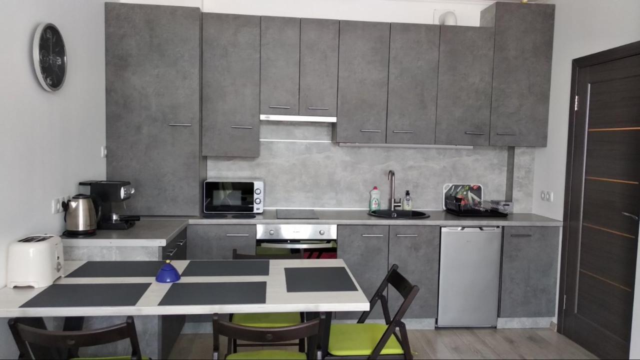 Fly Up Home Apartment بوريسبول المظهر الخارجي الصورة