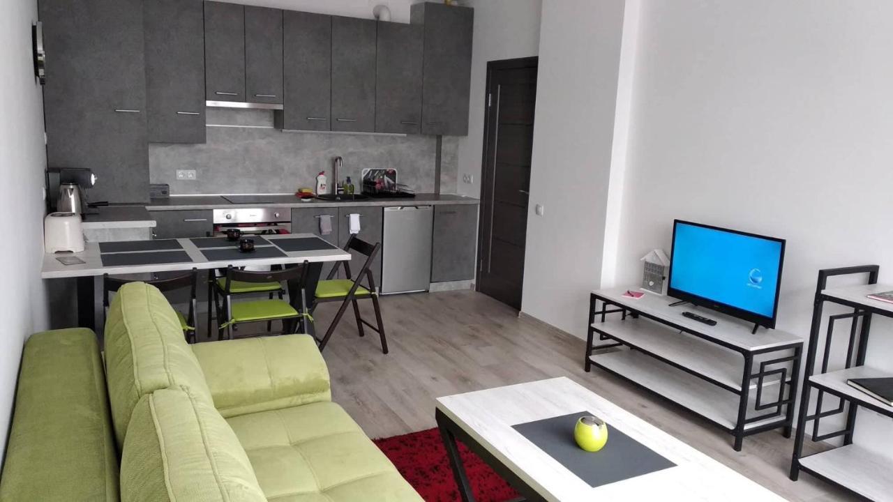 Fly Up Home Apartment بوريسبول المظهر الخارجي الصورة