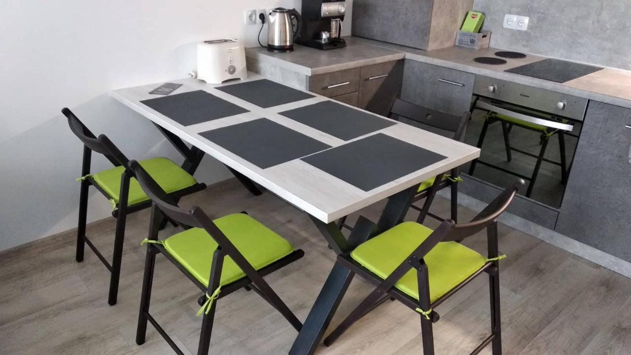 Fly Up Home Apartment بوريسبول المظهر الخارجي الصورة