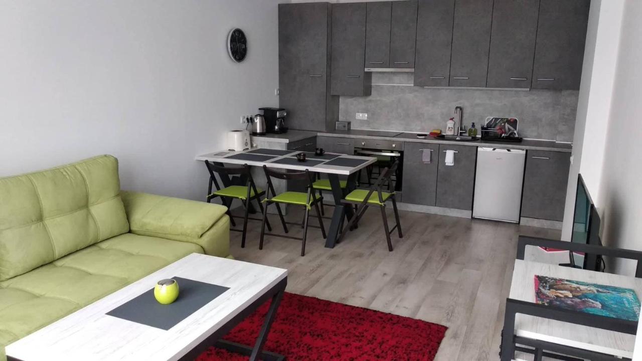 Fly Up Home Apartment بوريسبول المظهر الخارجي الصورة